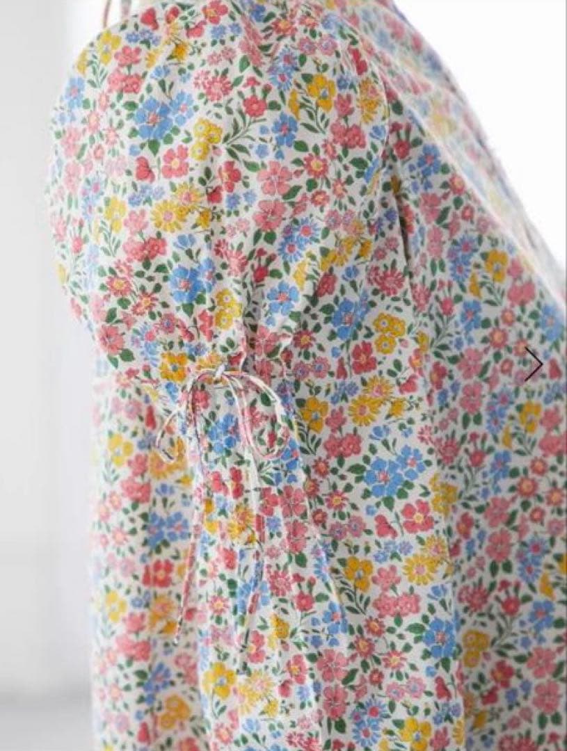 SEVEN TEN リバティプリントスカラップブラウス