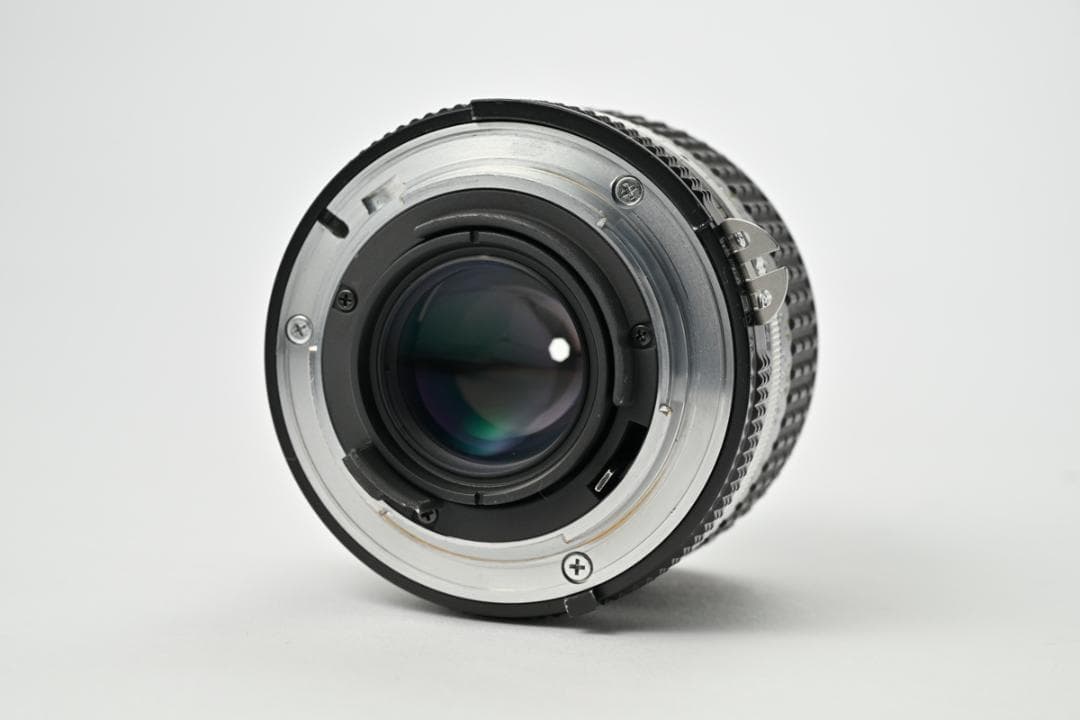 ニコン Ai Nikkor 24mm F2S フード付き