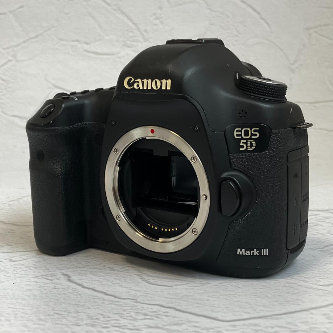【良品】Canon EOS 5D Mark III ボディ(バッテリー付)