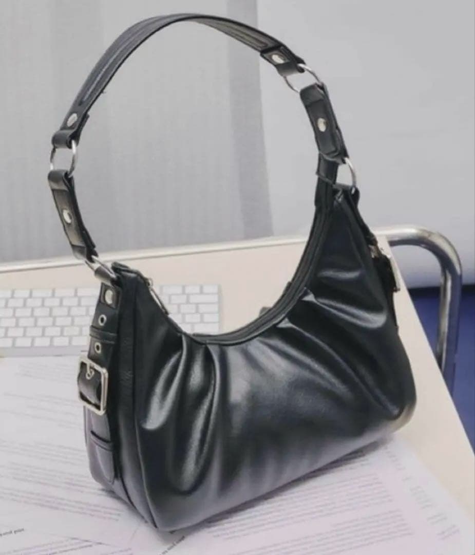 selle glant サイドデザインタックハーフムーンバッグ