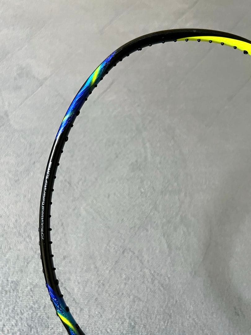 アストロクス77バドミントンラケット / ASTROX 77 4U