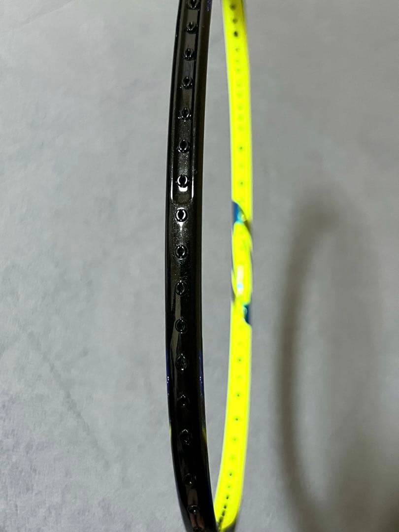 アストロクス77バドミントンラケット / ASTROX 77 4U