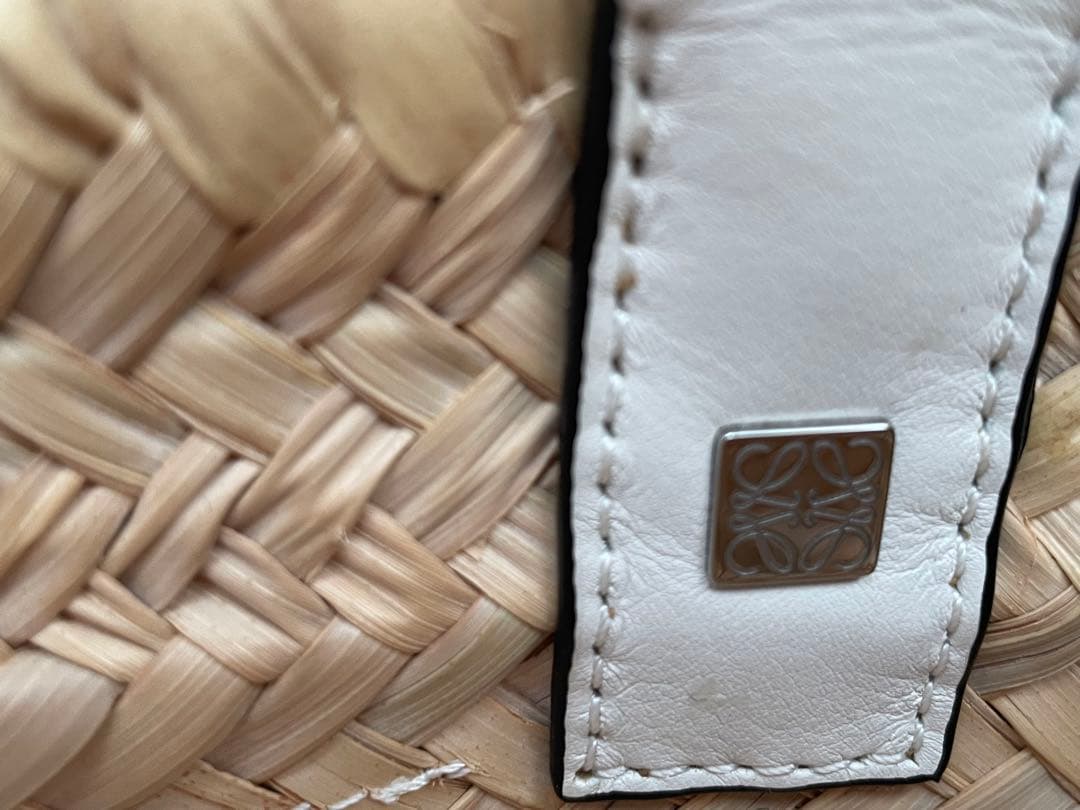 LOEWE ロエベ 白ロゴ入りバスケットバッグ スモール ベージュ