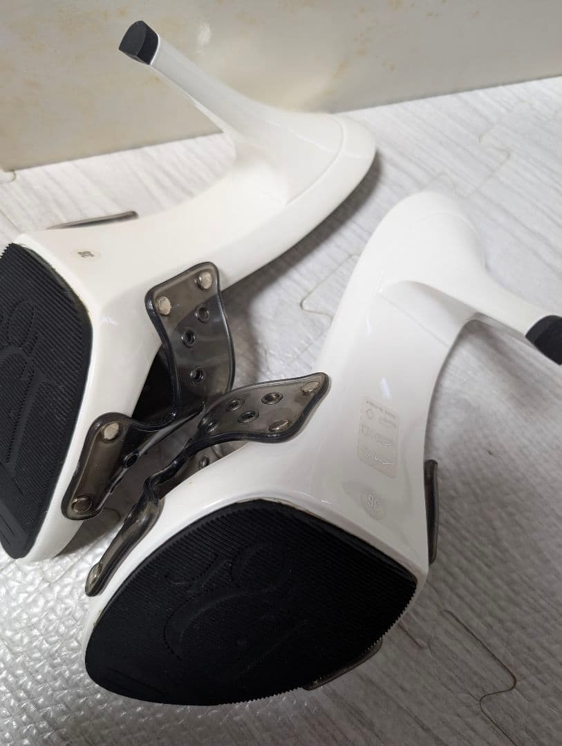 Dior ロゴ入り高ヒールミュール