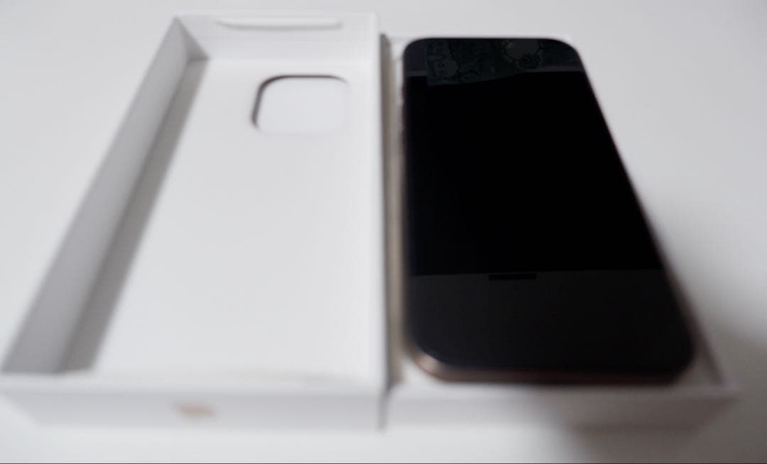 R*M様 iPhone16pro 256GB