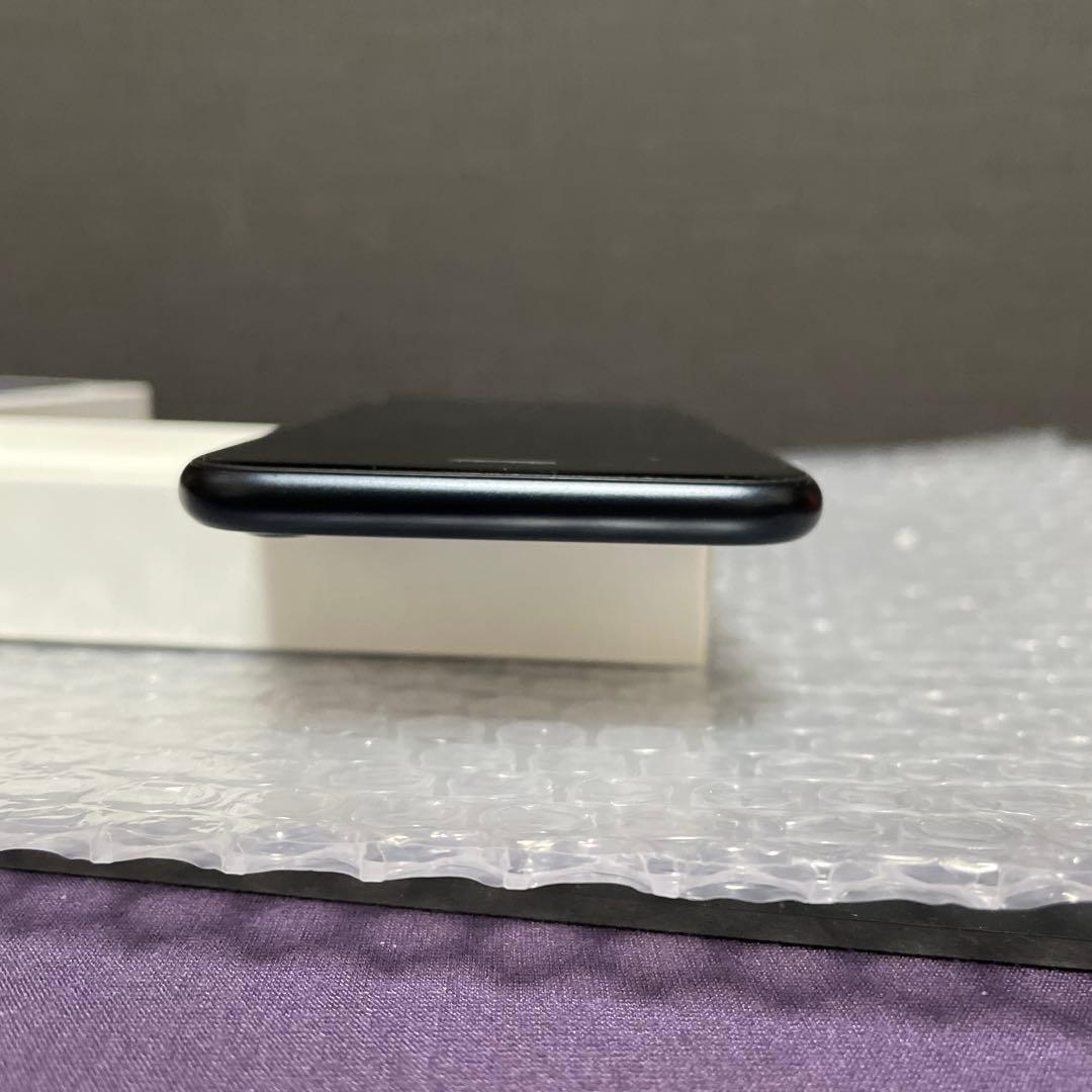 iPhone SE (第3世代) ブラック 本体　64GB