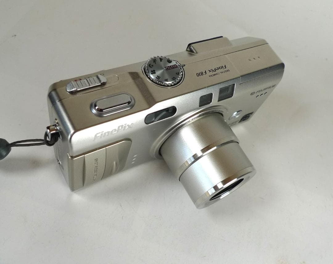 美品★Fujifilm FinePix F810 コンパクトデジタルカメラ動作品