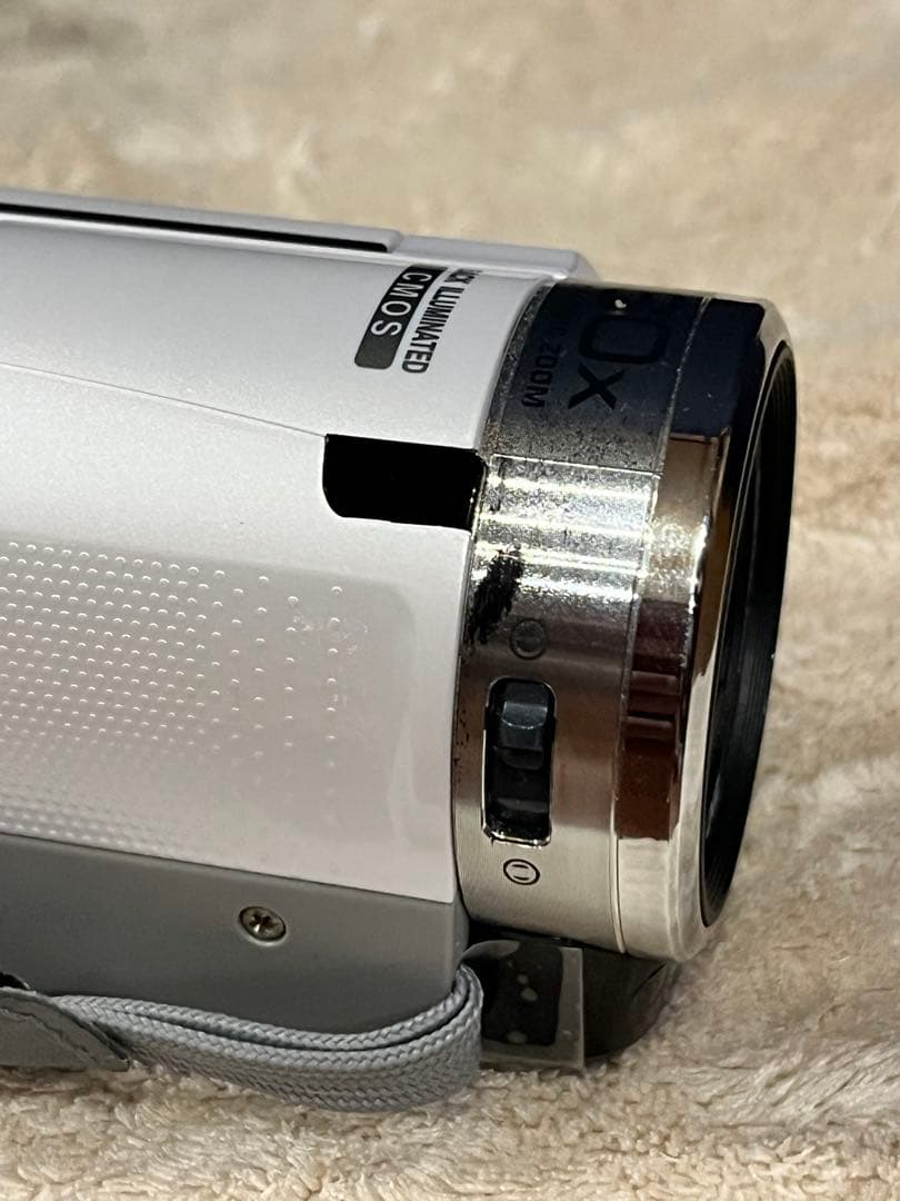 【良品】JVC ビデオカメラ　GZ-E770-W バッテリー3個付き