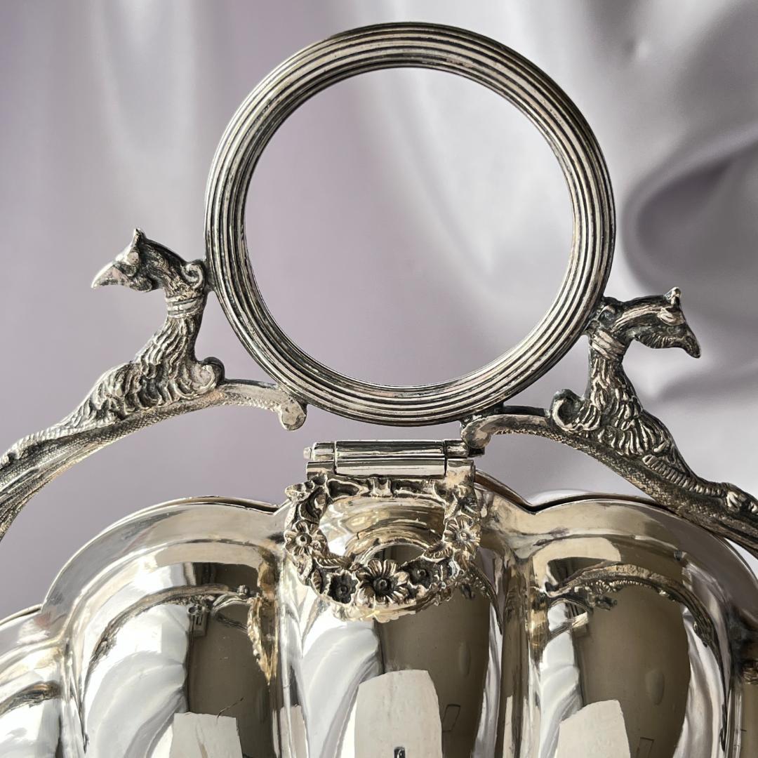 【英国】 ビクトリアン グリフィンのビスケットウォーマー【シルバープレート】