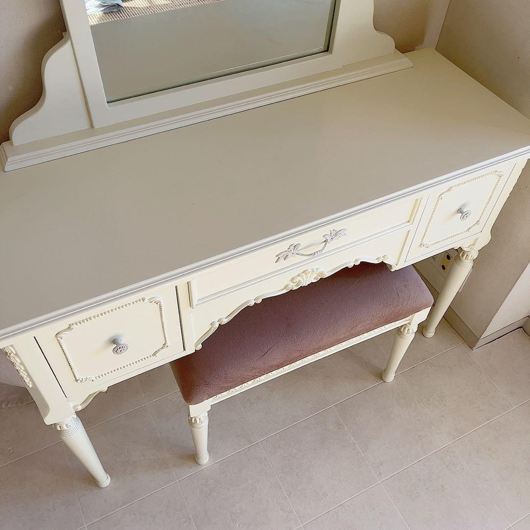 emiri　　アンティーク　シャビーシック　ドレッサー　白家具　デスク