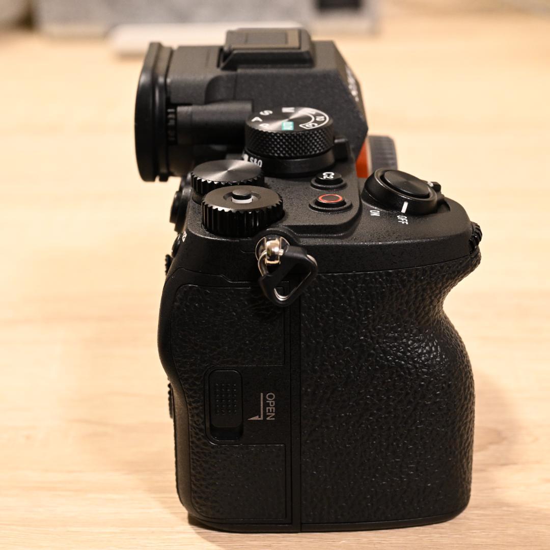 SONY α7 IV　ILCE-7M4　25年7月購入　2500枚以下