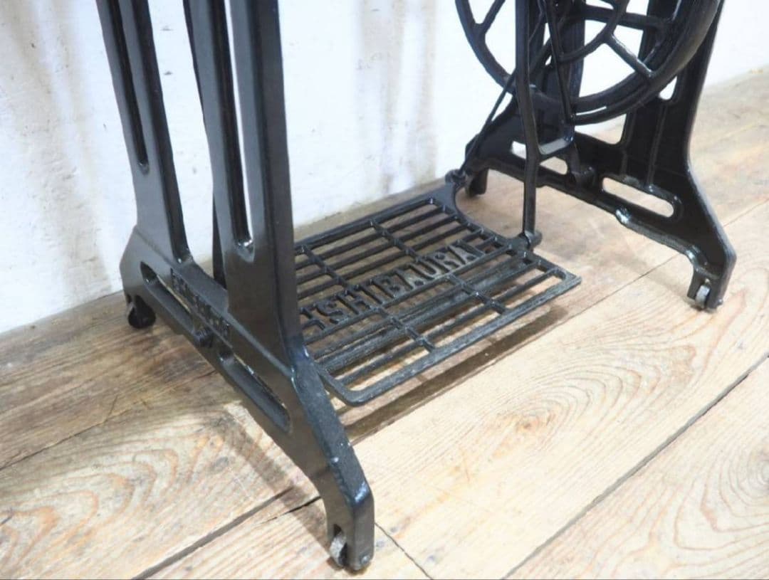 1160 黒ペンキのミシンテーブル　デスク　古家具　レトロ　リメイク　ビンテージ