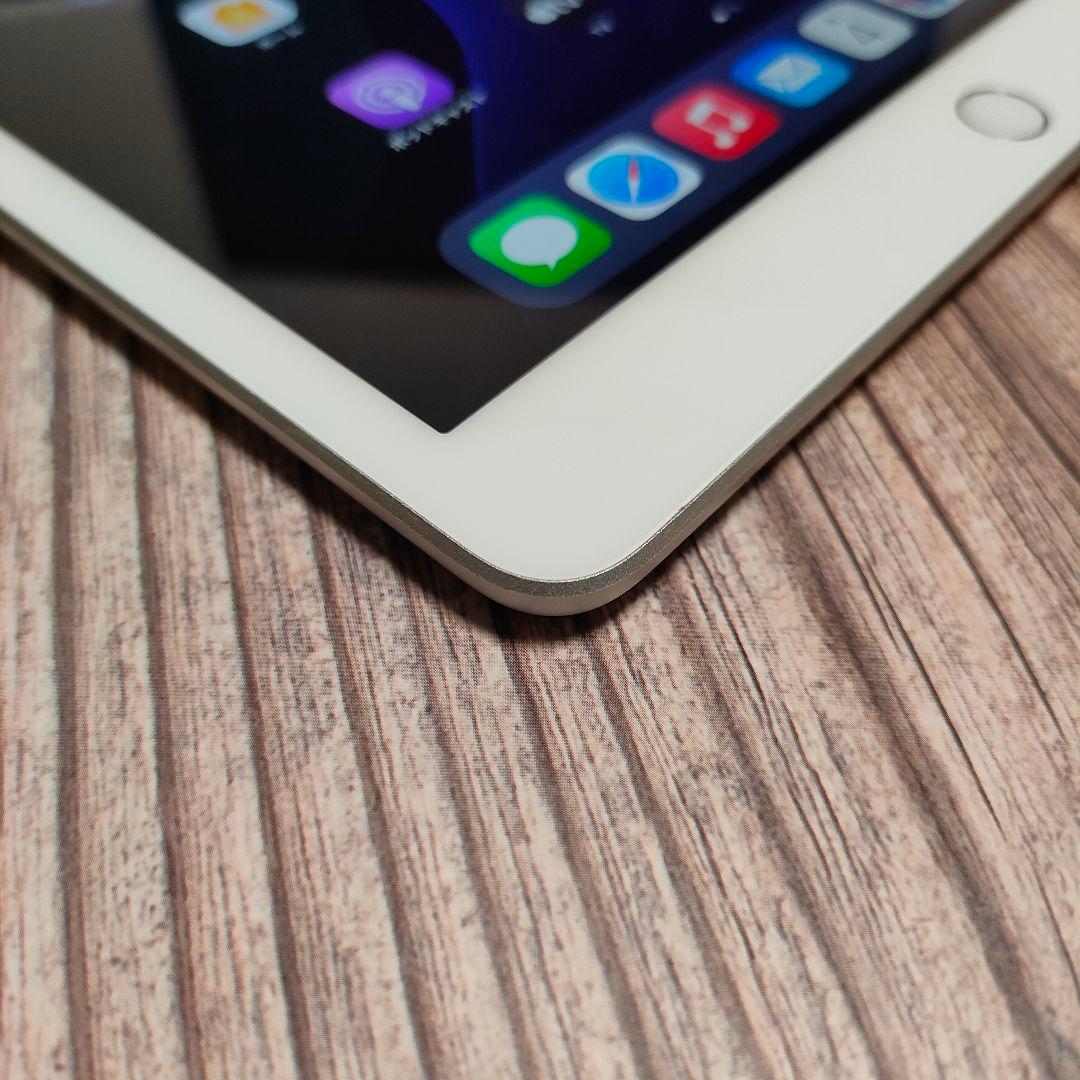 iPad 第8世代 32GB シルバー SIMフリー 超美品 バッテリー96%