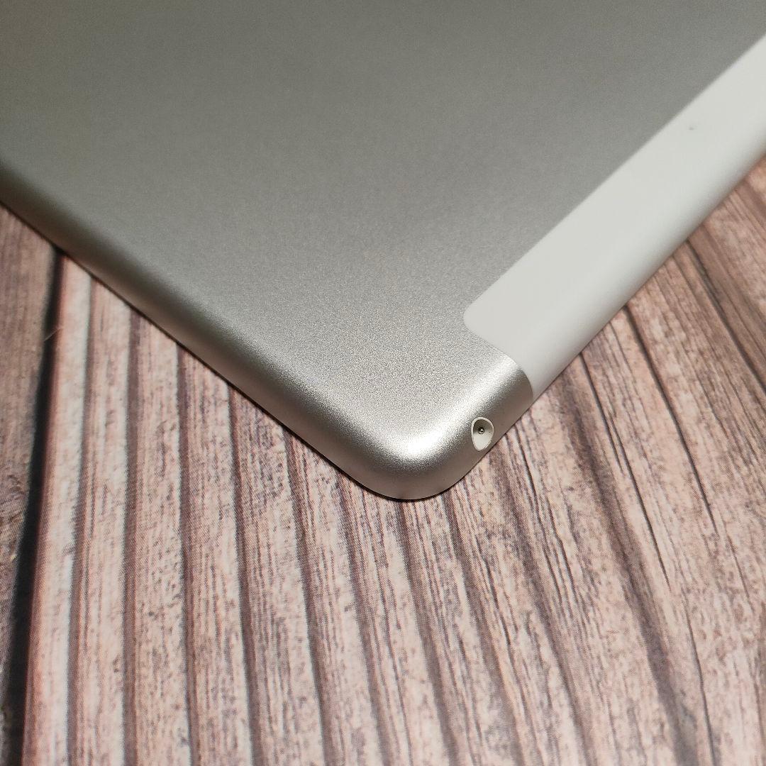 iPad 第8世代 32GB シルバー SIMフリー 超美品 バッテリー96%