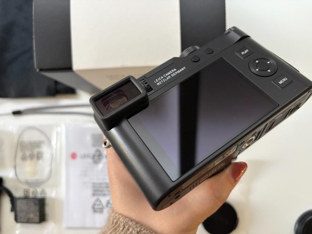 【試し撮りのみ美品・長期保証付・オートレンズキャップ】Leica D-LUX8