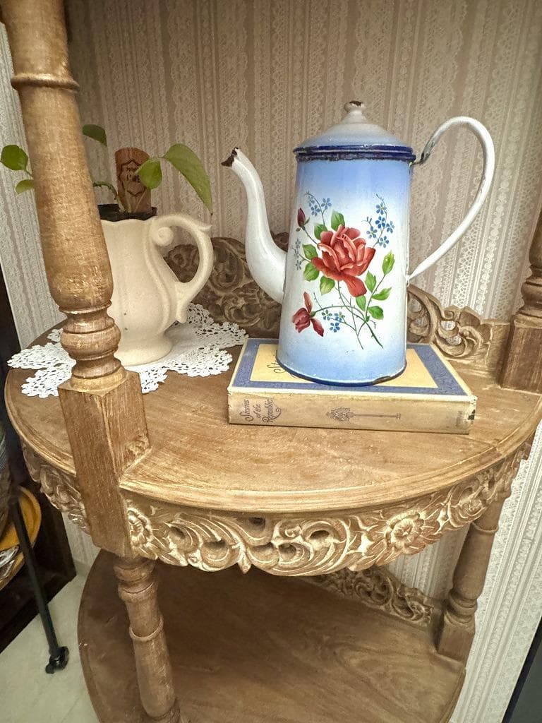 インドネシア　３段　飾り棚　木製　シェルフ　彫刻装飾