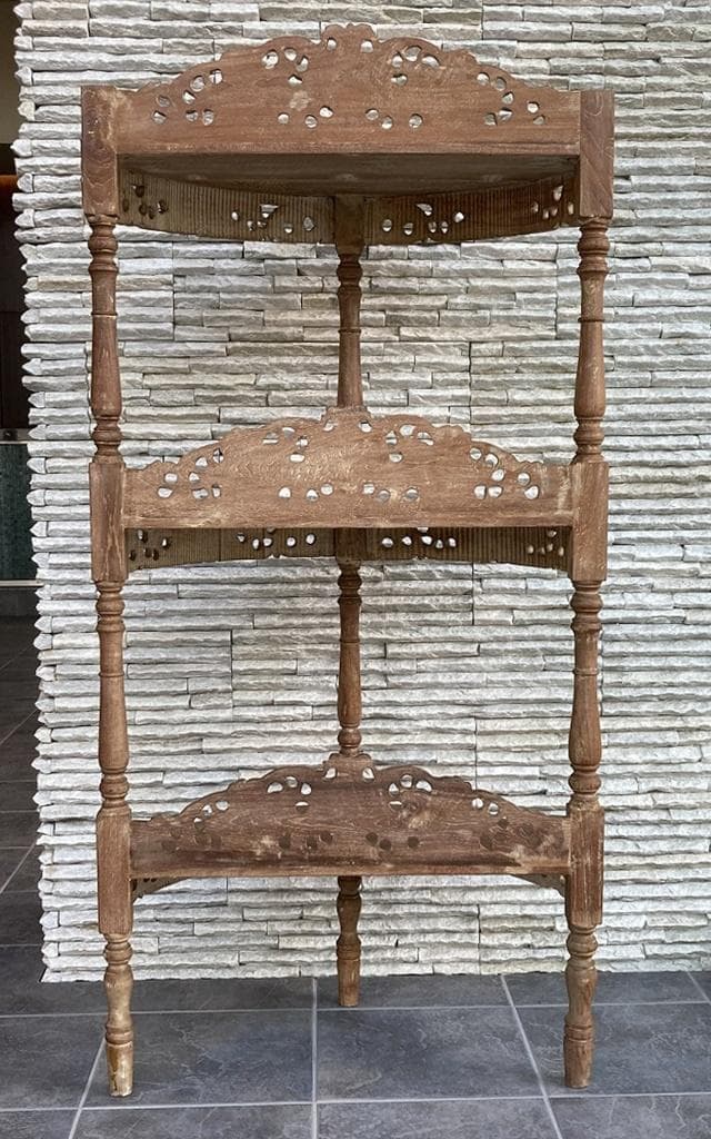 インドネシア　３段　飾り棚　木製　シェルフ　彫刻装飾