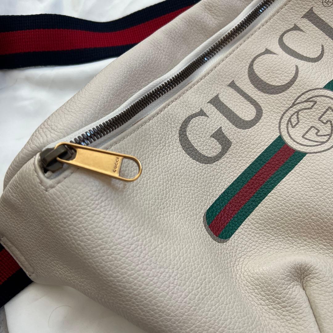 GUCCI ♡ロゴボディバッグ・ウエストポーチ