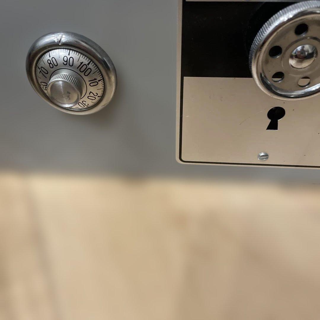 内田 ウチダ手提げ金庫 CASH BOX UCHIDA 鍵付き 125-0101