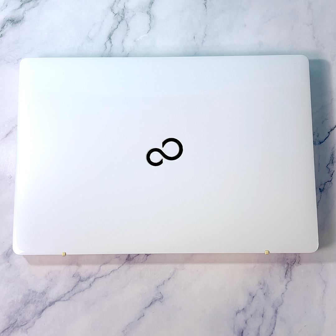 美品☆Corei7・8GB・SSD・Win11・ホワイト・ノートパソコン