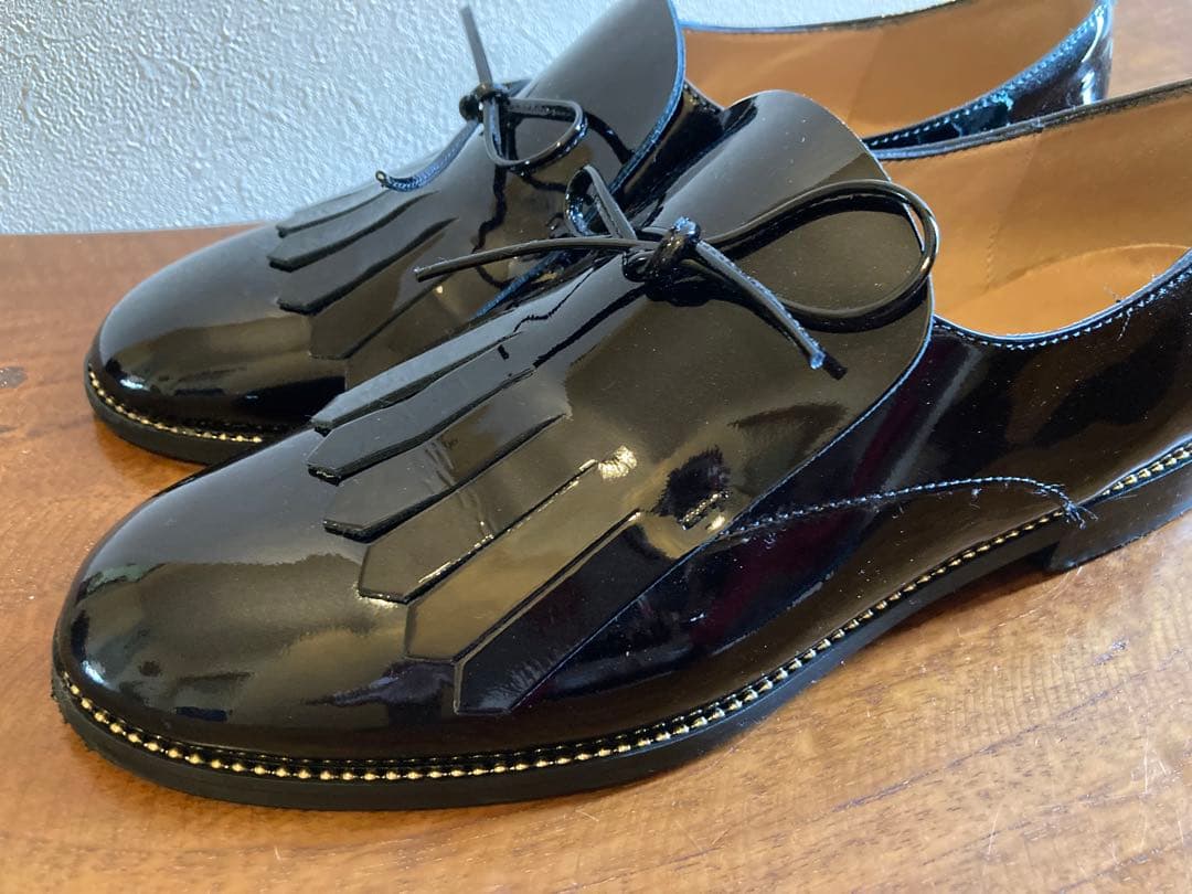 【本日価格】インターショシュール レースリボンエナメルキルトシューズ 37