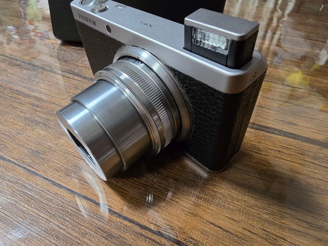 ⭐*︎様 【ジャンク品】Fujifilm コンパクトデジタルカメラ 本体 xf1