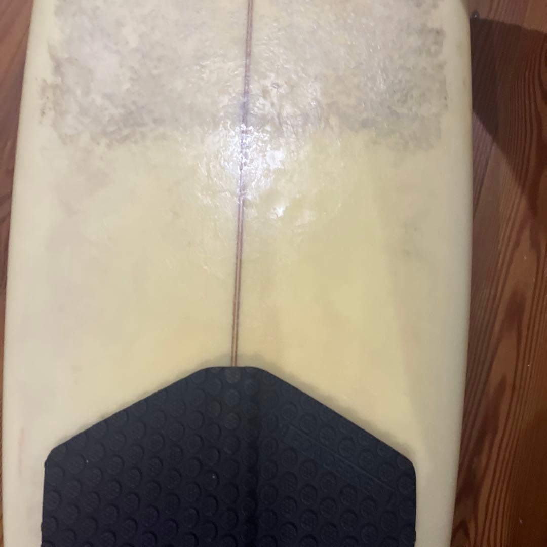 ラスティサーフボードサイズ6.8ぐらい厚み6センチ幅43ぐらいです