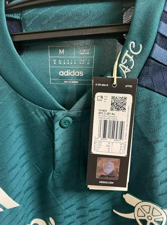 【送料無料】 アーセナル　冨安健洋　オーセンティック サード（M）2023-24