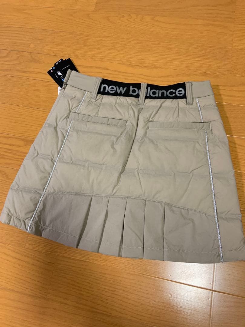 新品　ニューバランスゴルフ　秋冬　ゴルフスカート　ベージュ　SS かわいい