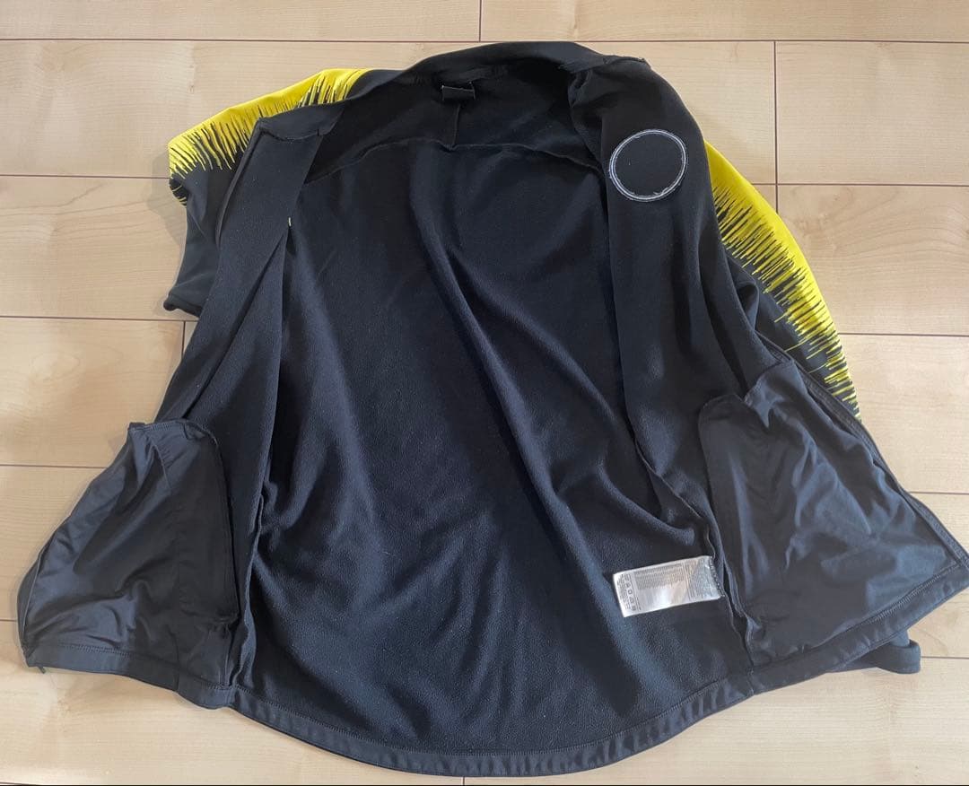 サッカーナイキマンチェスターシティMCFCアンセムジップジャケット黒黄