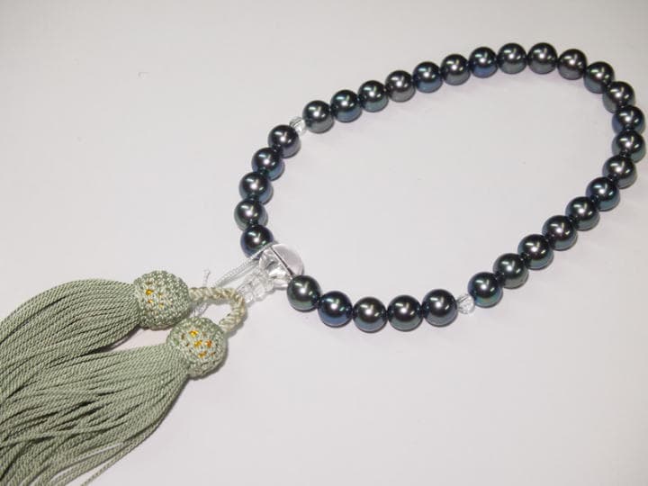 処分価格！八宗手掛け念珠　黒真珠８mm　正絹鶯色長房　２点白水晶入　女性用