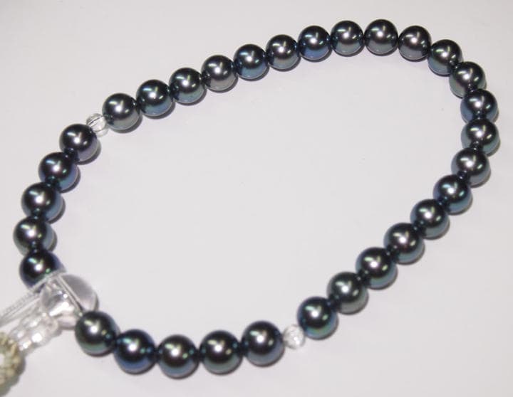 処分価格！八宗手掛け念珠　黒真珠８mm　正絹鶯色長房　２点白水晶入　女性用
