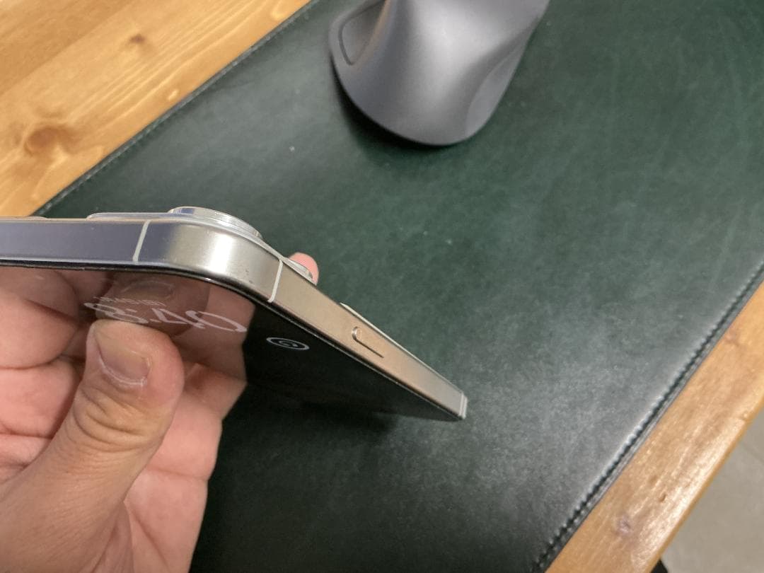 Apple iPhone 15 Pro 本体 ホワイトチタニウム 128GB