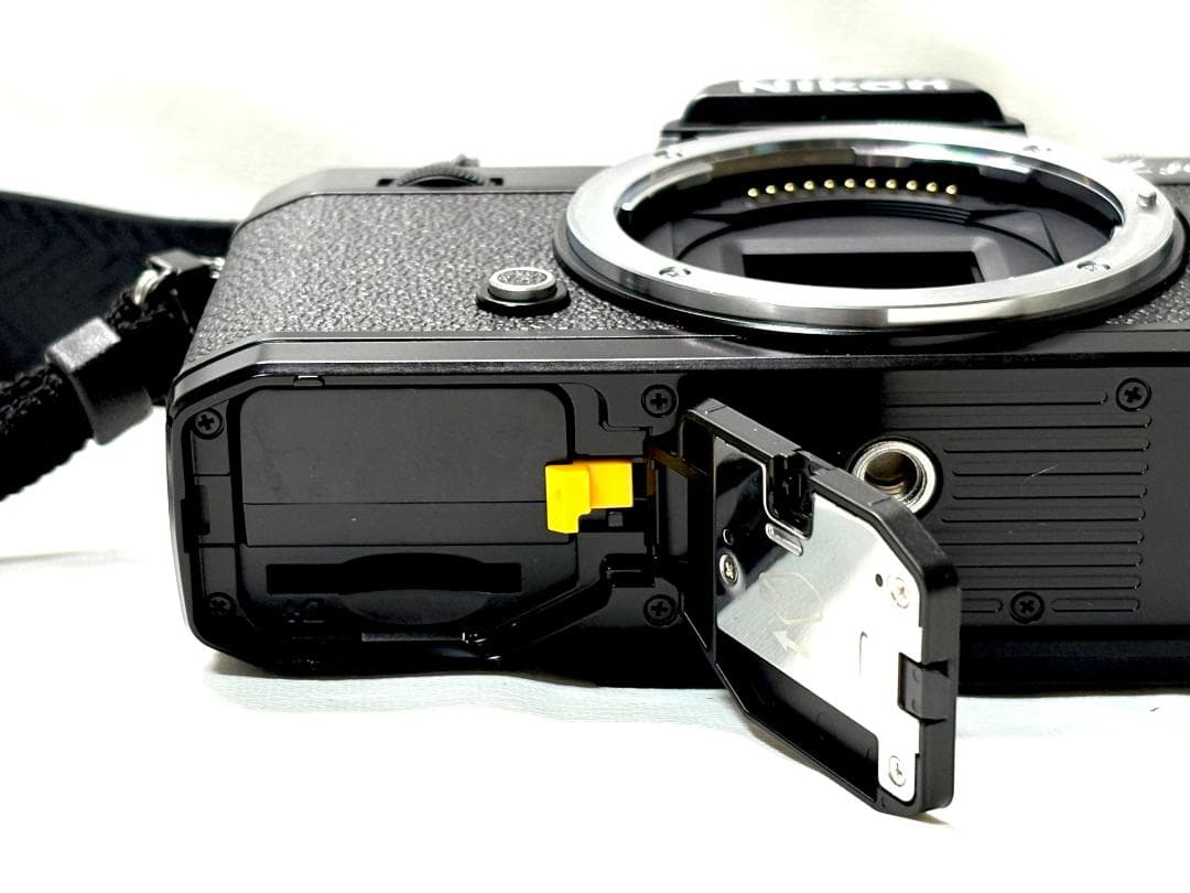 【ほぼ新品】 Nikon Z fc シャッター数 約311回　動作良好・返品保