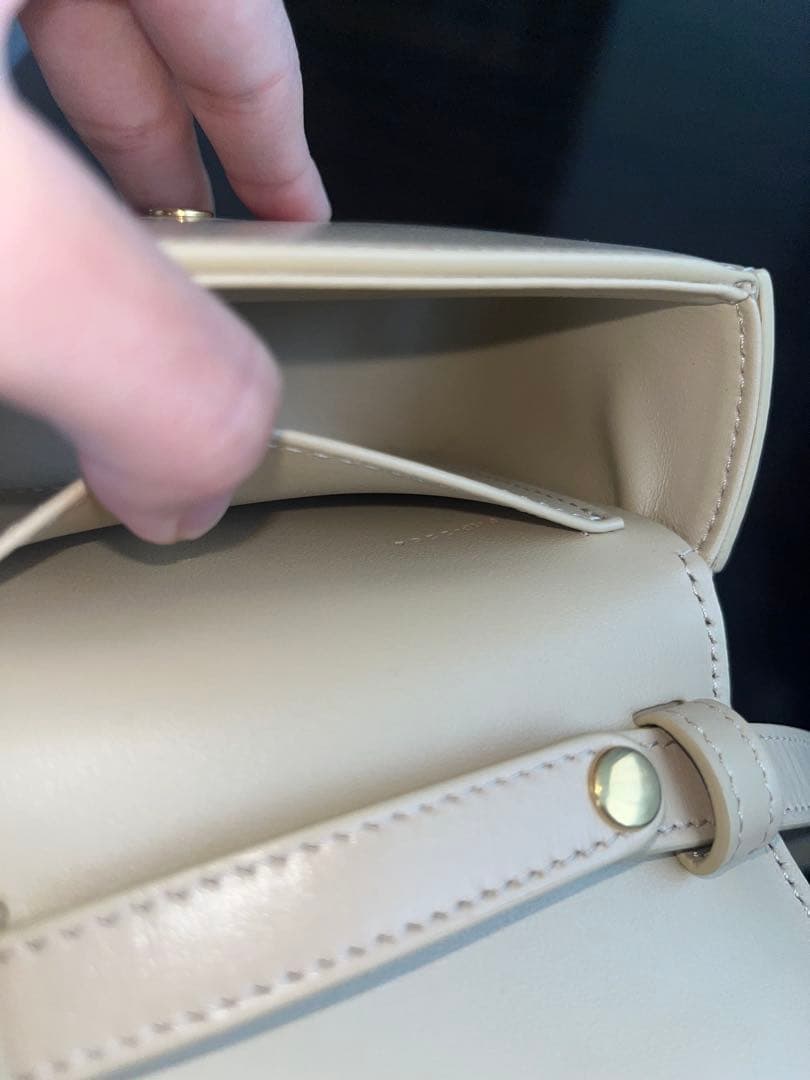 CELINE ミニ クロード シャイニーカーフスキン オーツベージュ