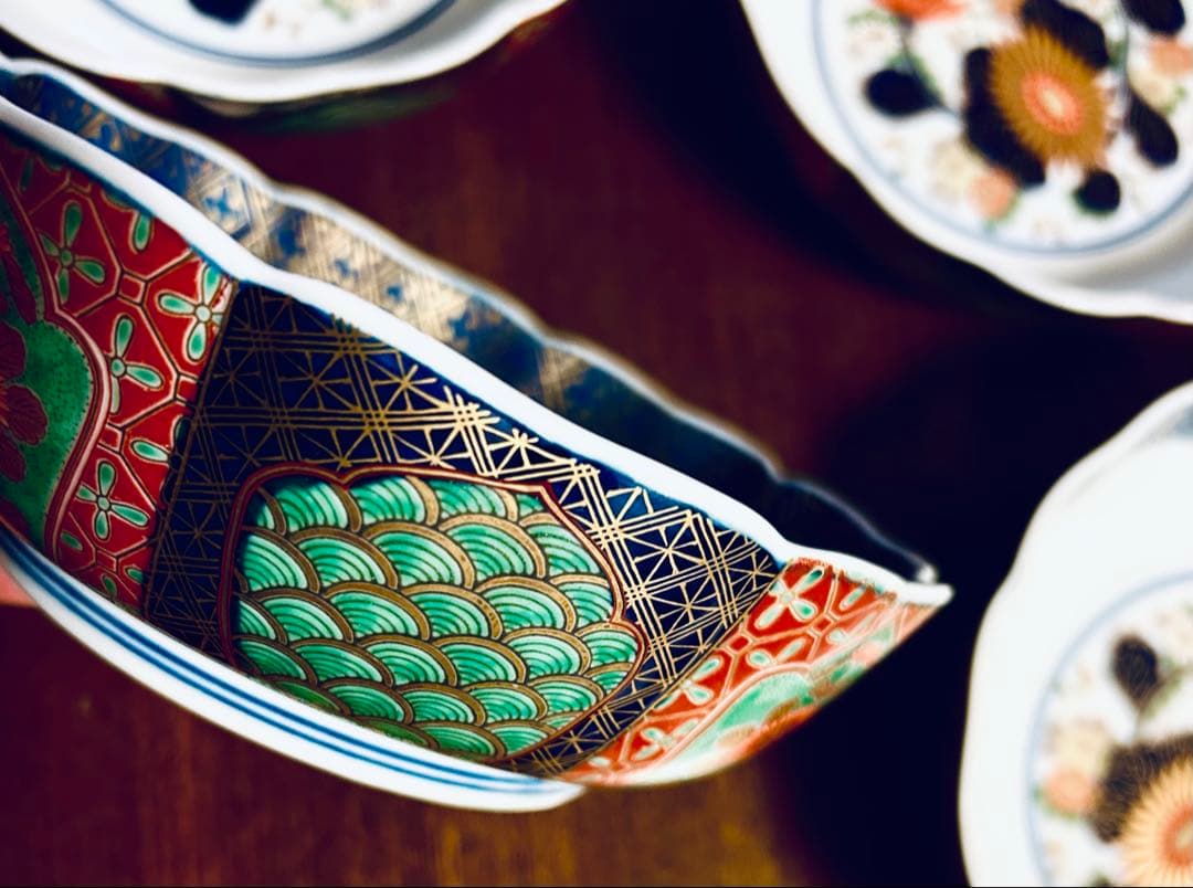 賞美堂 幸楽窯　染錦間取地紋見込菊　本皿揃　5客セット 有田焼