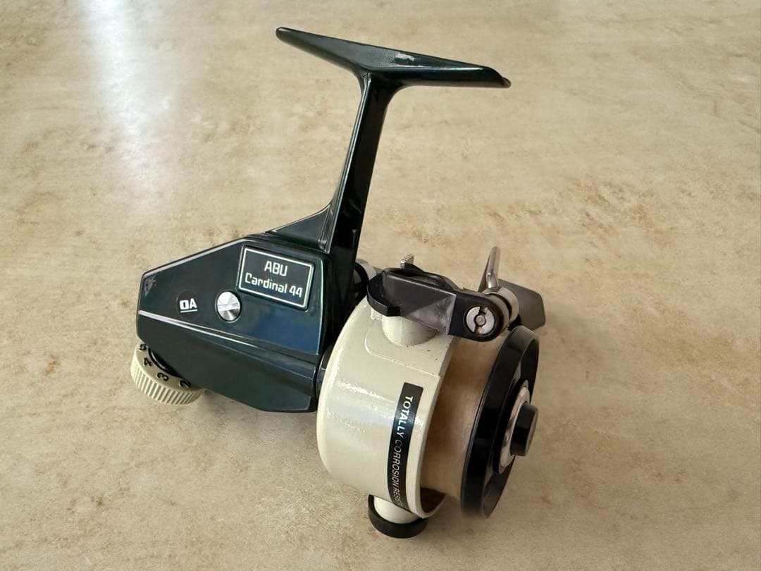 ABU Cardinal 44 スピニングリール 収納袋付き