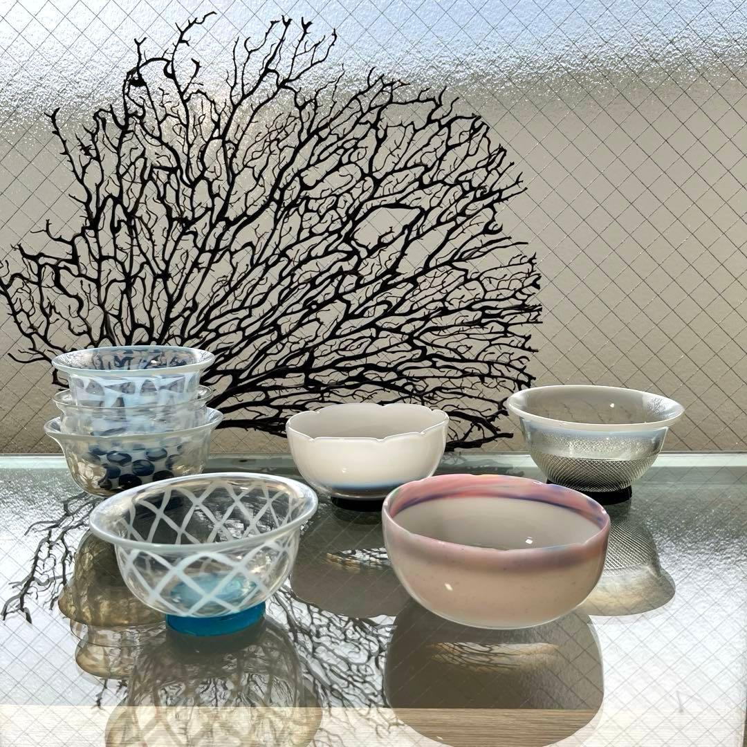 骨董　時代ガラス　超希少　白網目紋　水色台座　反り口　氷コップ　ウランガラス