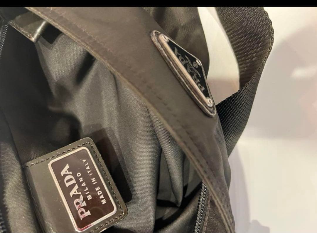 プラダ☆ 斜めがけショルダー　クロスボディ　ポシェット　　ボディバッグ　ナイロン