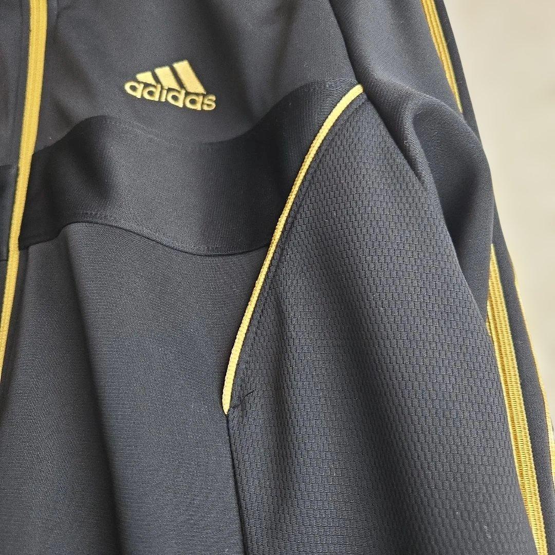 adidas ブラック/ゴールド ジャージ上下セット　Mサイズ