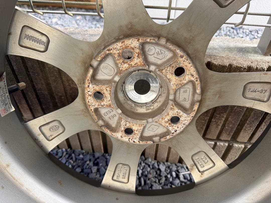 オデッセイハイブリッド　スタッドレスタイヤ　215/60R16