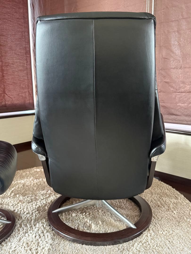 ストレスレスチェア 黒レザーリクライニングチェア