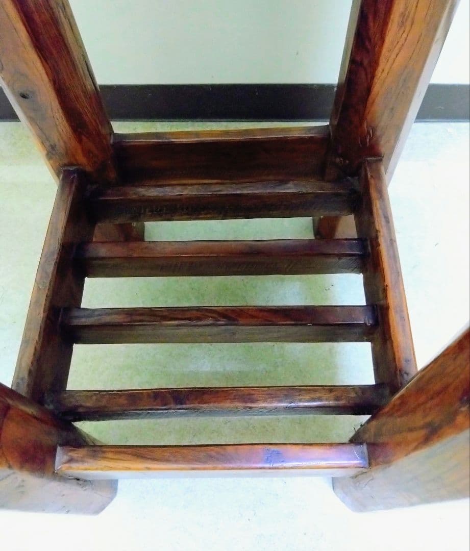 一点物 天然木のサイドテーブル 重厚感有り　熟練した職人の手作り家具