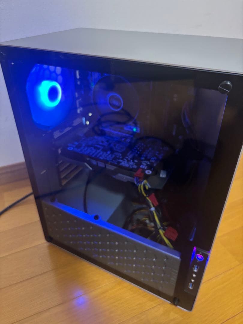月末値下げ！割とカッコよく光る！自作ゲーミングPC中古。新品M.2SSD i7