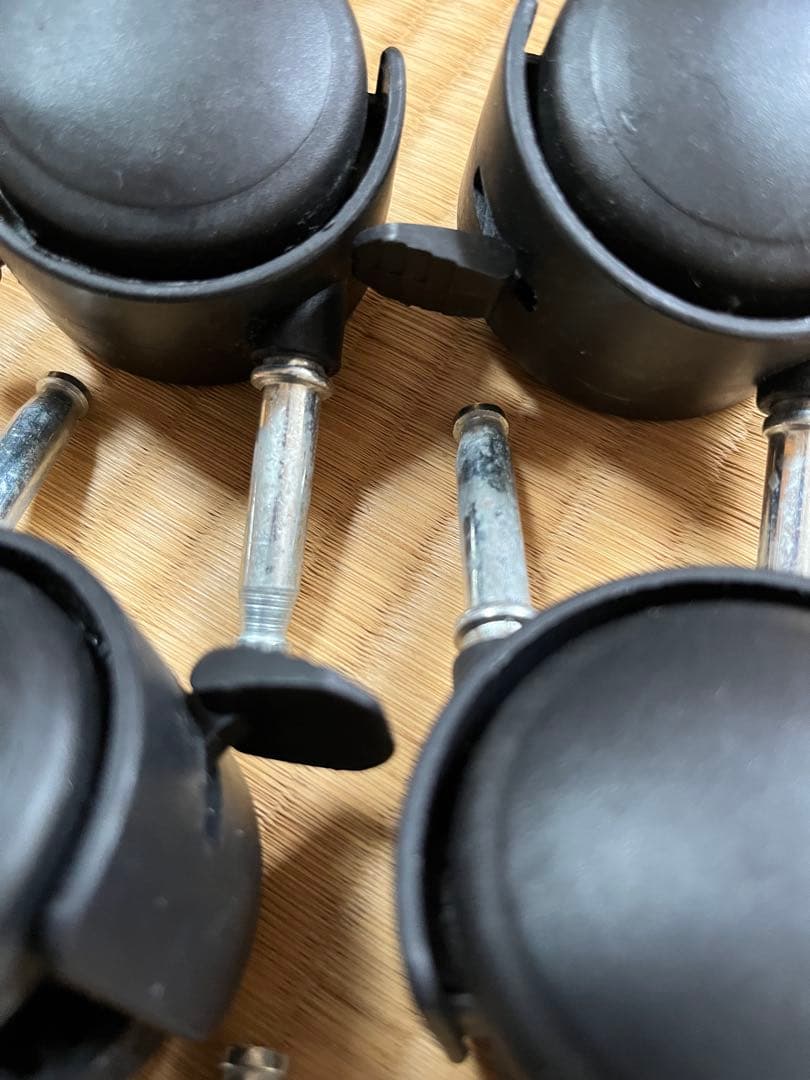 木製スラット式ベビーベッド キャスター付き