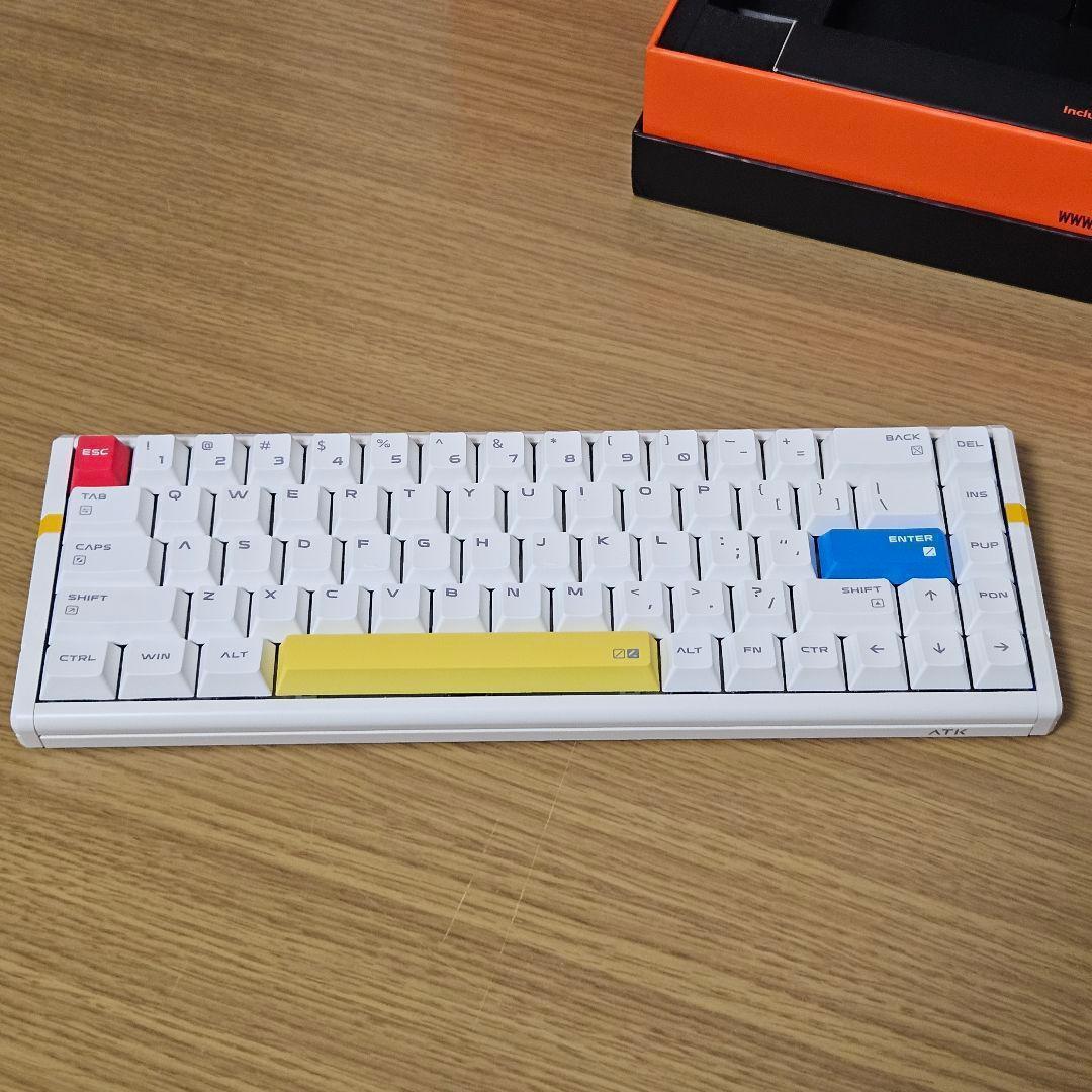 ATK RS6 ゲーミングキーボード コミックキーキャップ付 USED