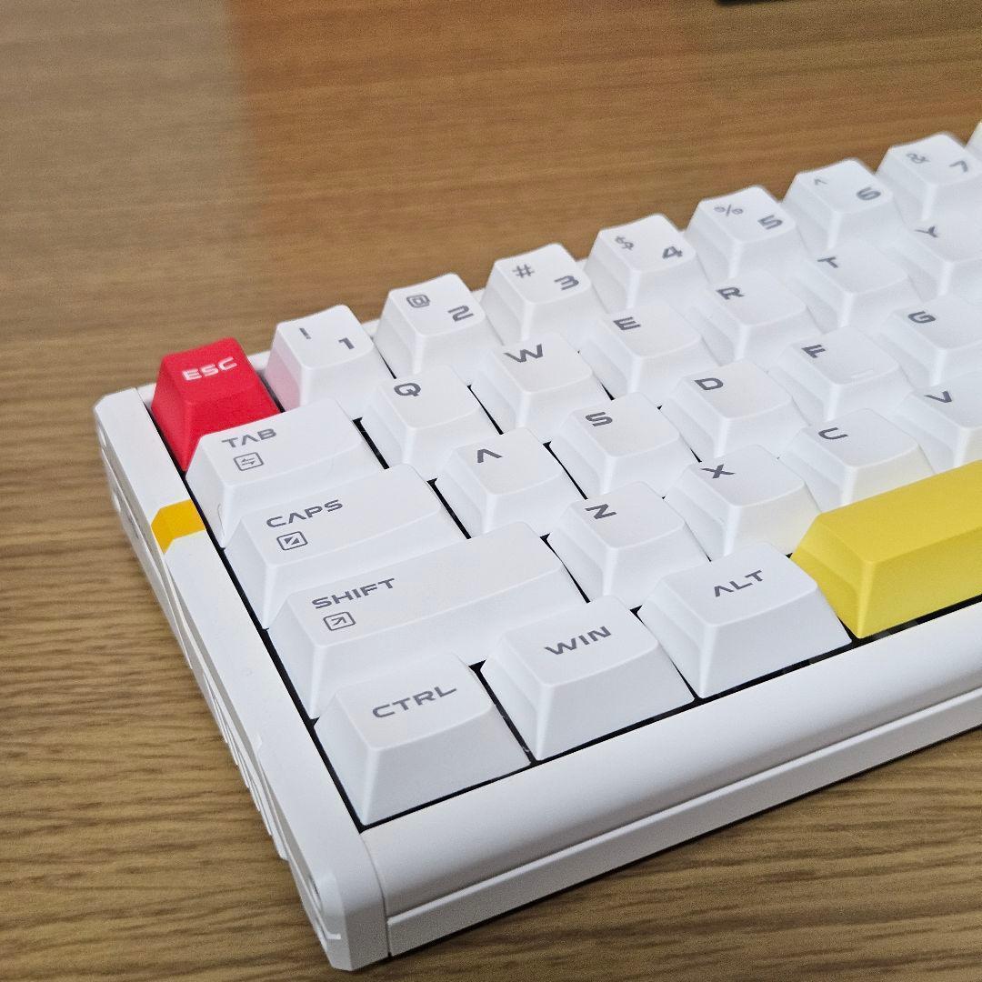 ATK RS6 ゲーミングキーボード コミックキーキャップ付 USED