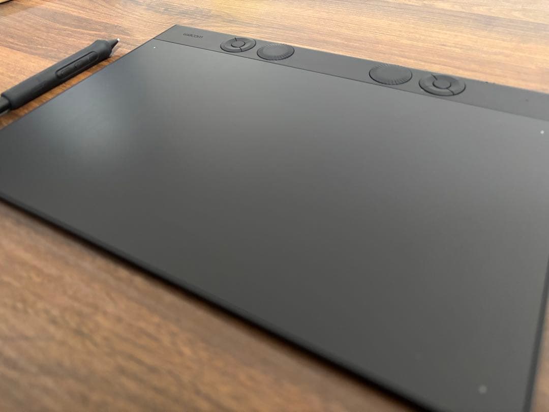 ワコム Wacom Intuos Pro medium (PTK670K0C)