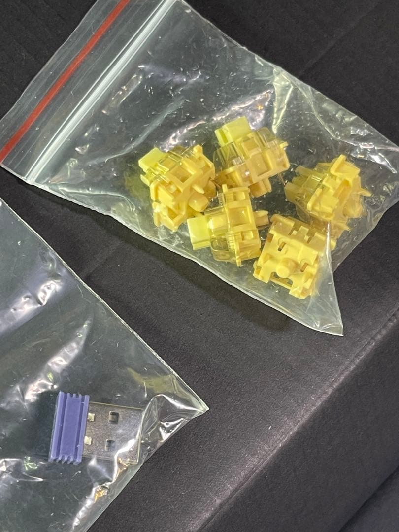 入手困難　KUROMI キーボード パープル/ホワイト