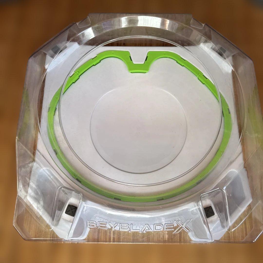 BAYBLADE X まとめ売り13個他、ケース、公式スタジアムつき